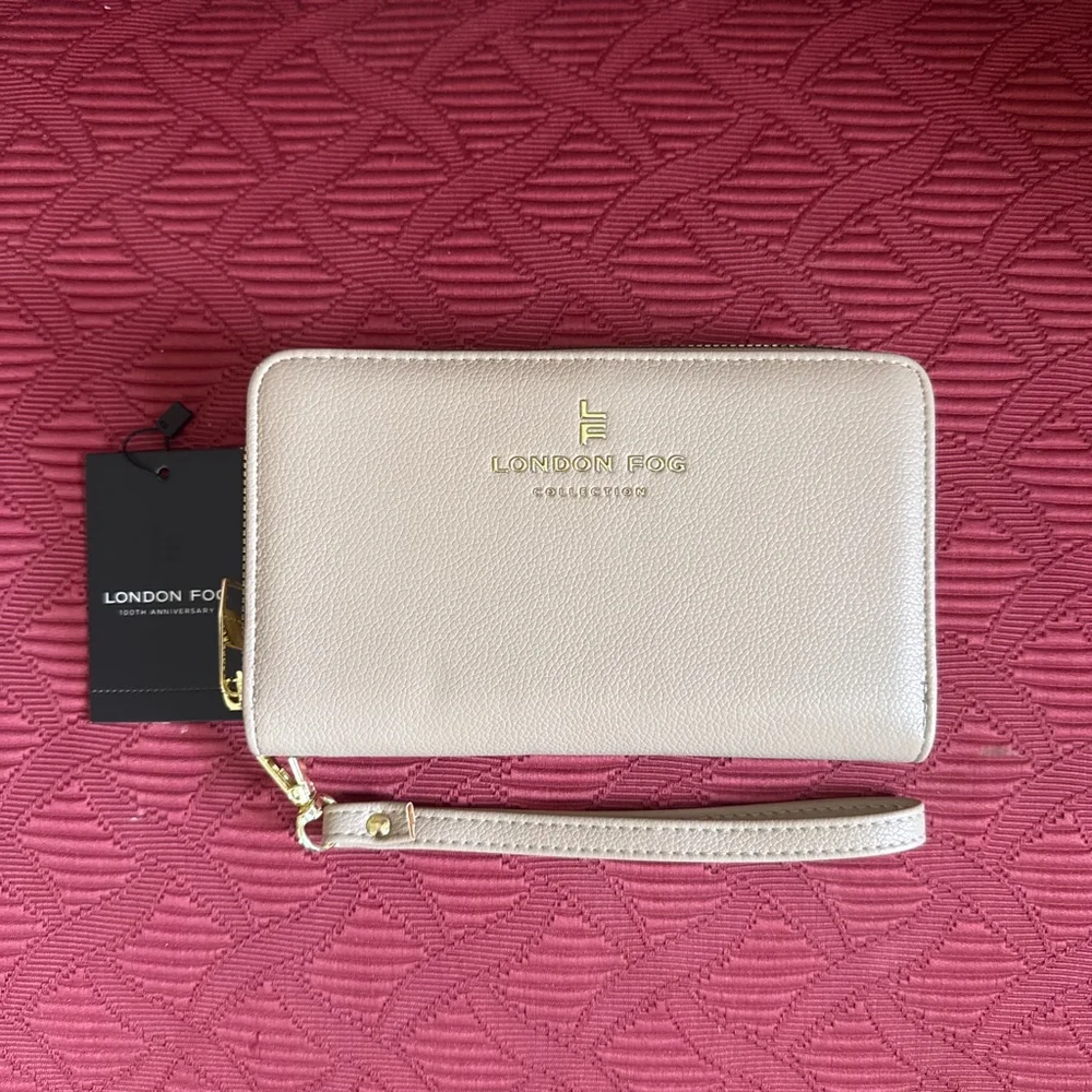 London Fog Latte Bradford Single Zip Wristlet Wallet